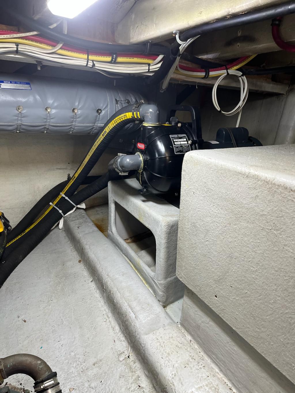 43' Daniels Head Novi Lobster Boat 2004 Cummins 405 HP Midcoast