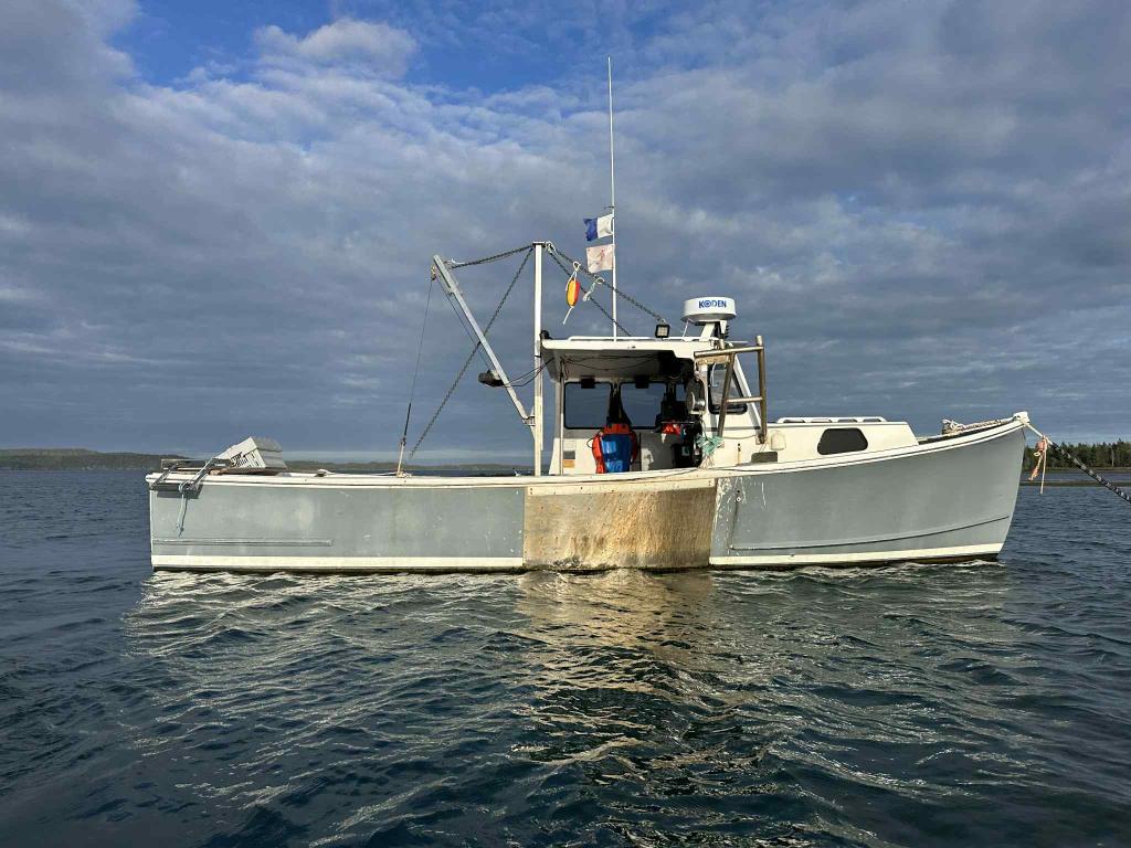 31' RP 1999 Lobster Boat For Sale - Cummins 210 HP