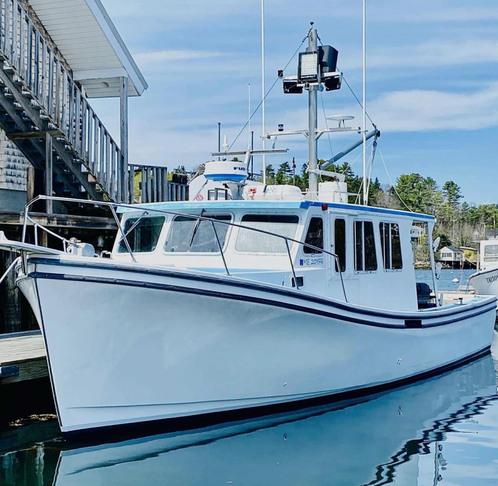 42' Provincial 2000 - Sportfish Charter Boat For Sale - Cummins 350 HP