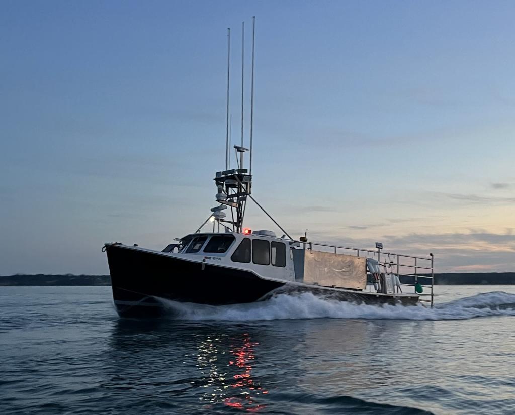 42' x 16' Dixon Lobster Boat 2002 For Sale - CAT C12 700 HP