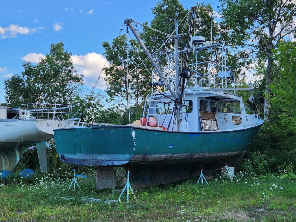 42' Bruno 1980 Lobster Pogie Seine Boat For Sale - Isuzu 226 HP