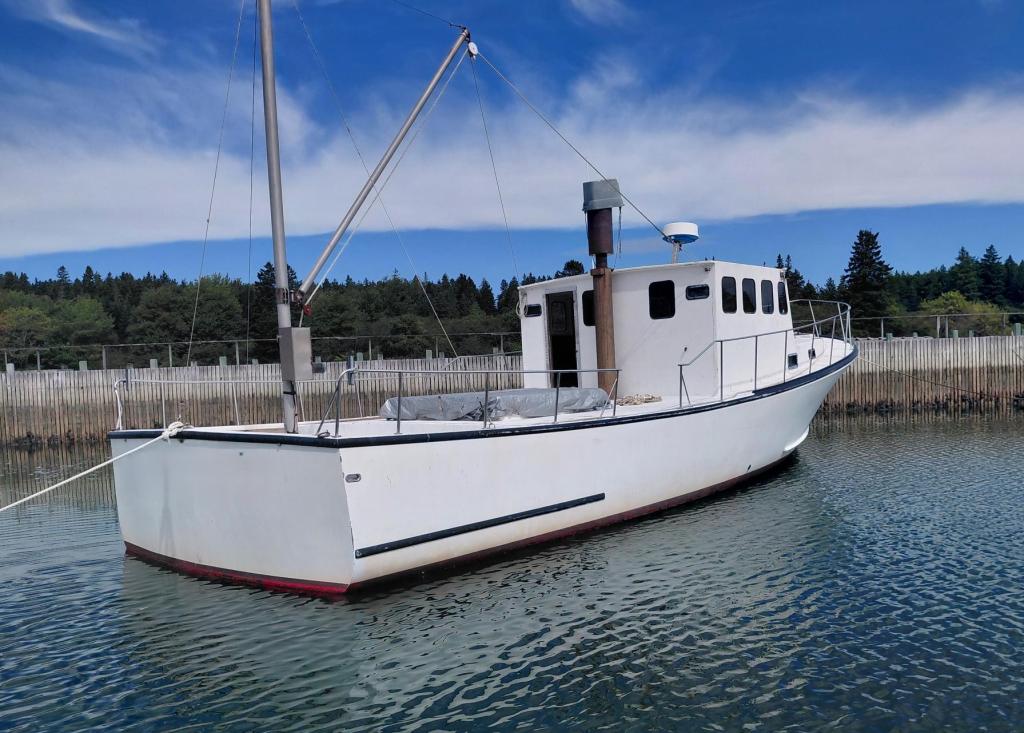 45' MDI Downeast Boat 1991 For Sale - CAT 320 HP