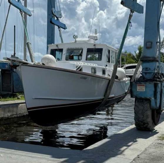 36' Jarvis Newman 1980 Downeast Cruiser For Sale - Yanmar 370 HP